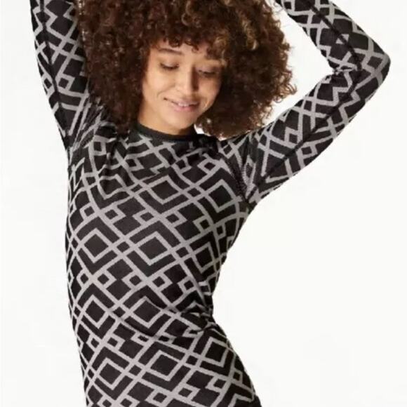Sweaty Betty Large Geometric Black and Gray Long Sleeve Ski Base Layer Top. - Picture 1 of 4